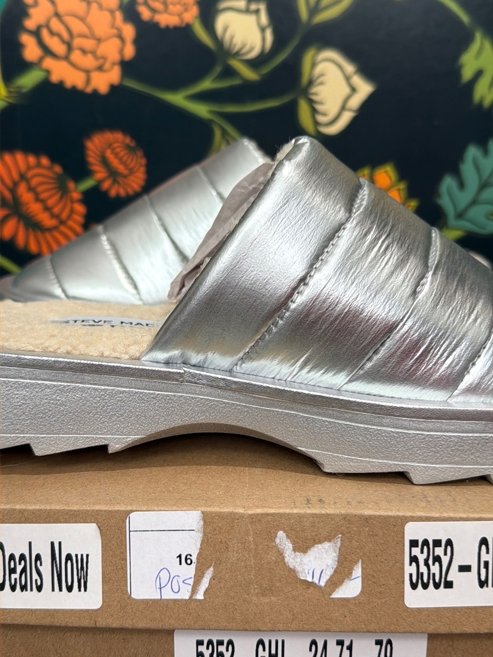Steve Madden Chex Silver Metallic Puffer Platform Slides Size 6 - Picture 2 of 9